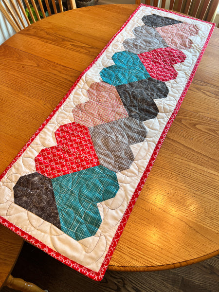Let’s play hearts table runner