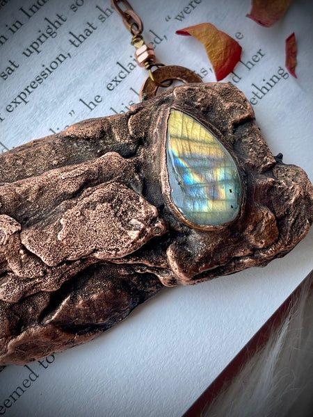Forest Bark Labradorite Necklace