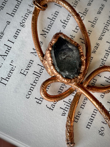 Tied with a Bow Super Seven Necklace